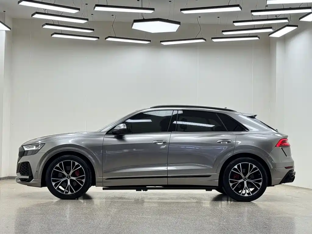 Audi Q8 2022 — фото 4