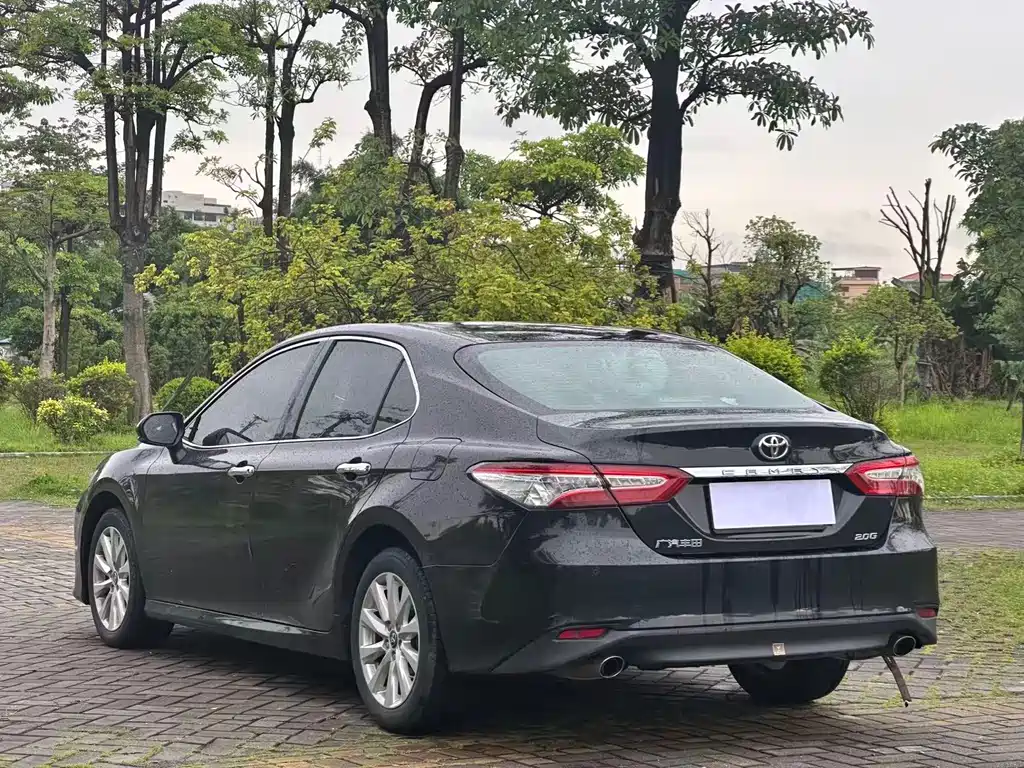 Toyota Camry 2019 — фото 11