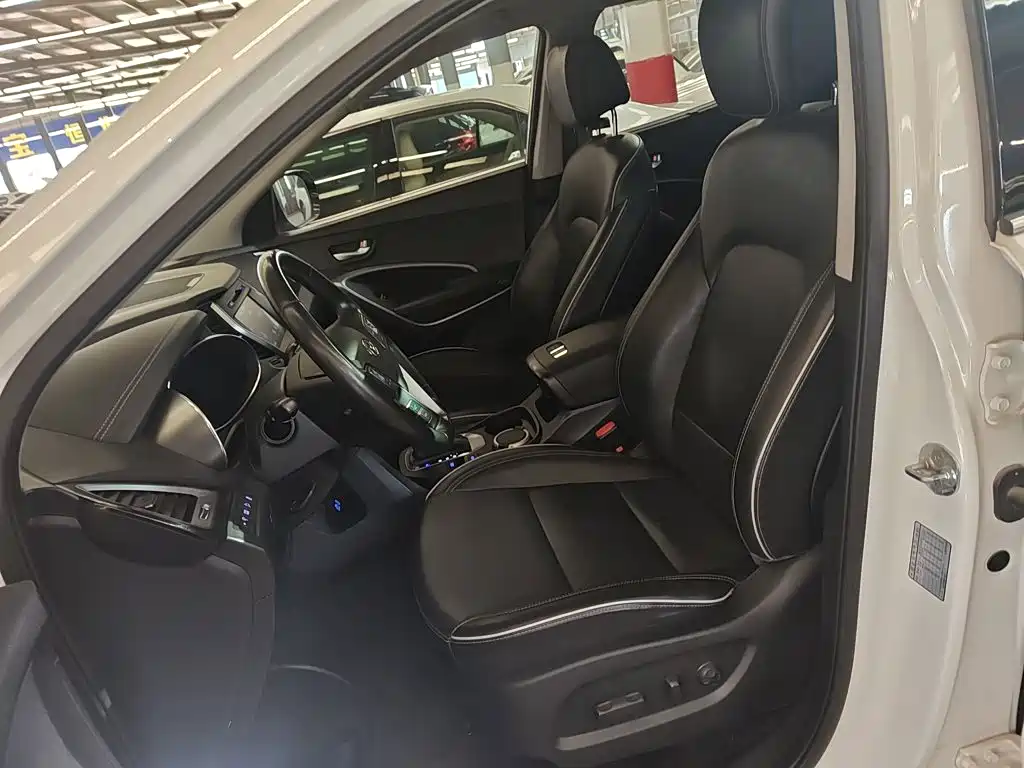 Hyundai Santa Fe 2017 — фото 15