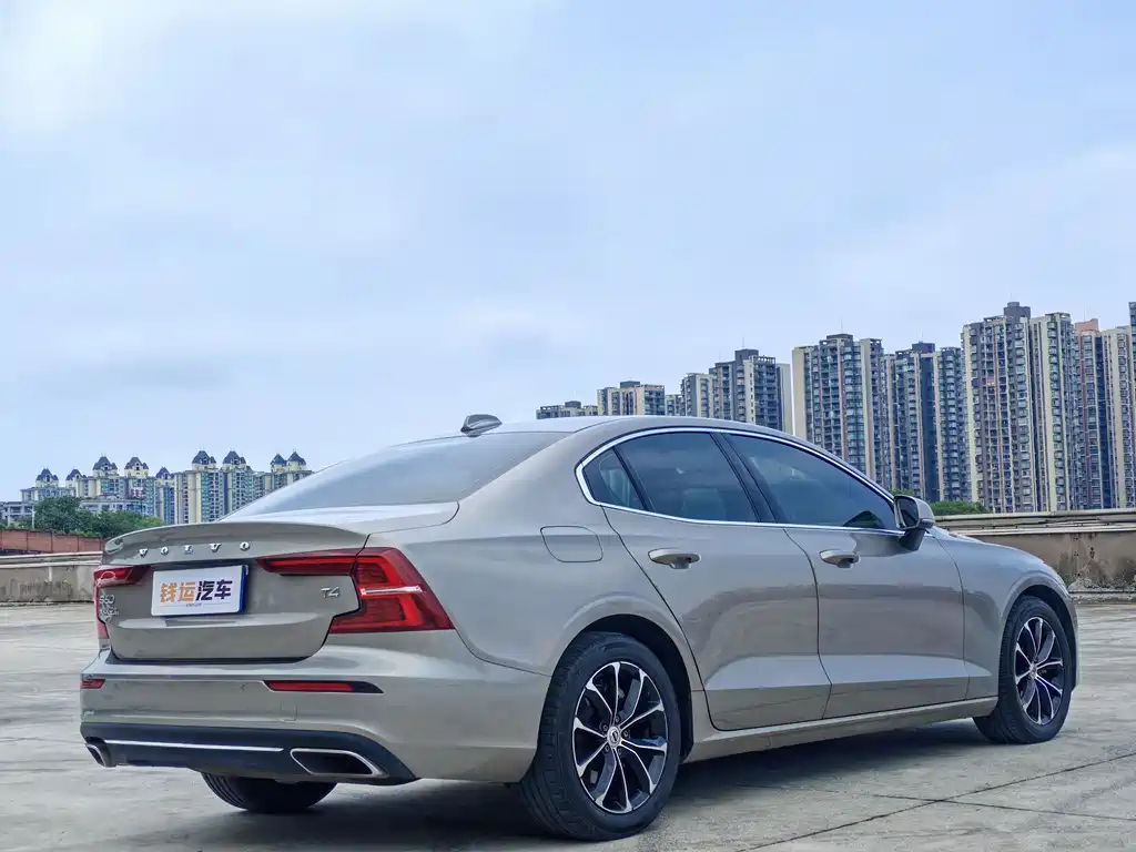 Volvo S60 2021 — фото 8