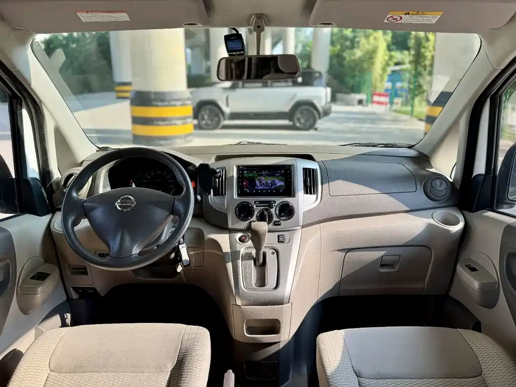 Nissan NV200 2018 — фото 9
