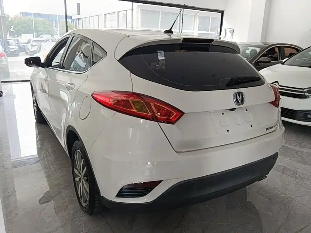 Changan Eado XT 2016 — фото 5