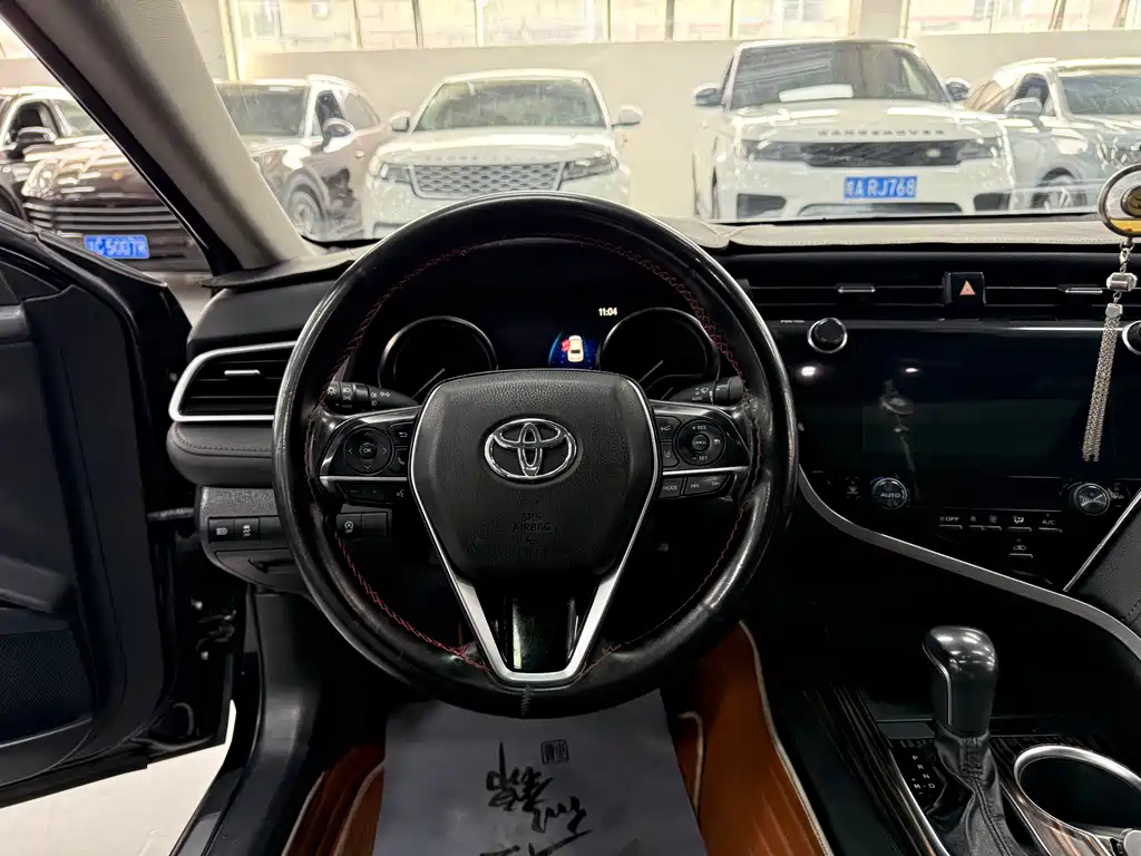 Toyota Camry 2020 — фото 10
