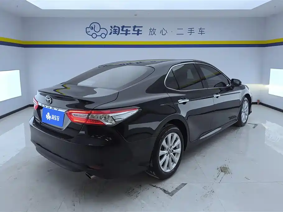 Toyota Camry 2020 — фото 3