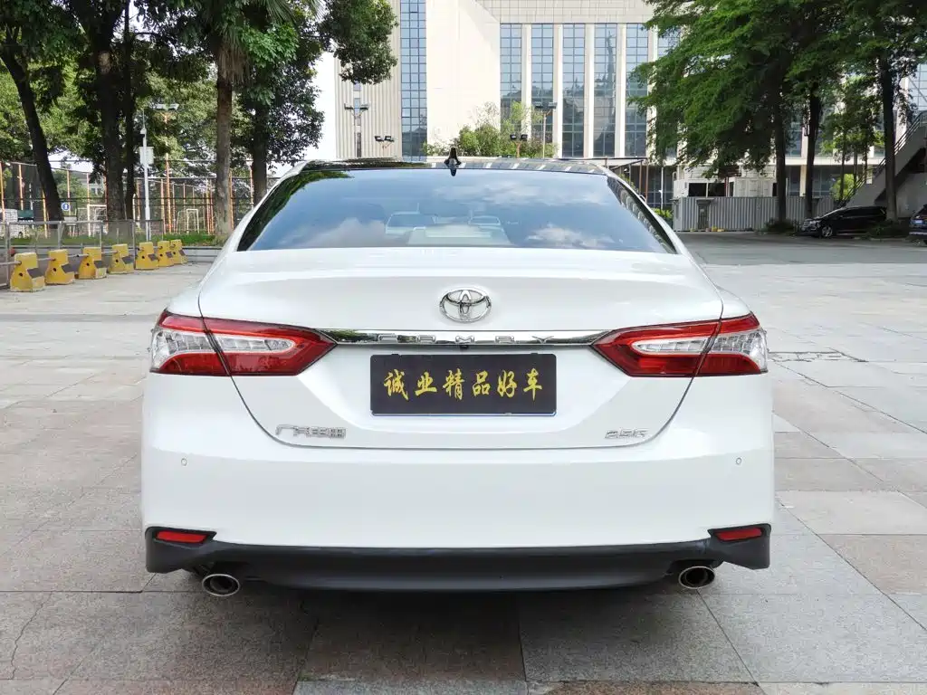 Toyota Camry 2022 — фото 15