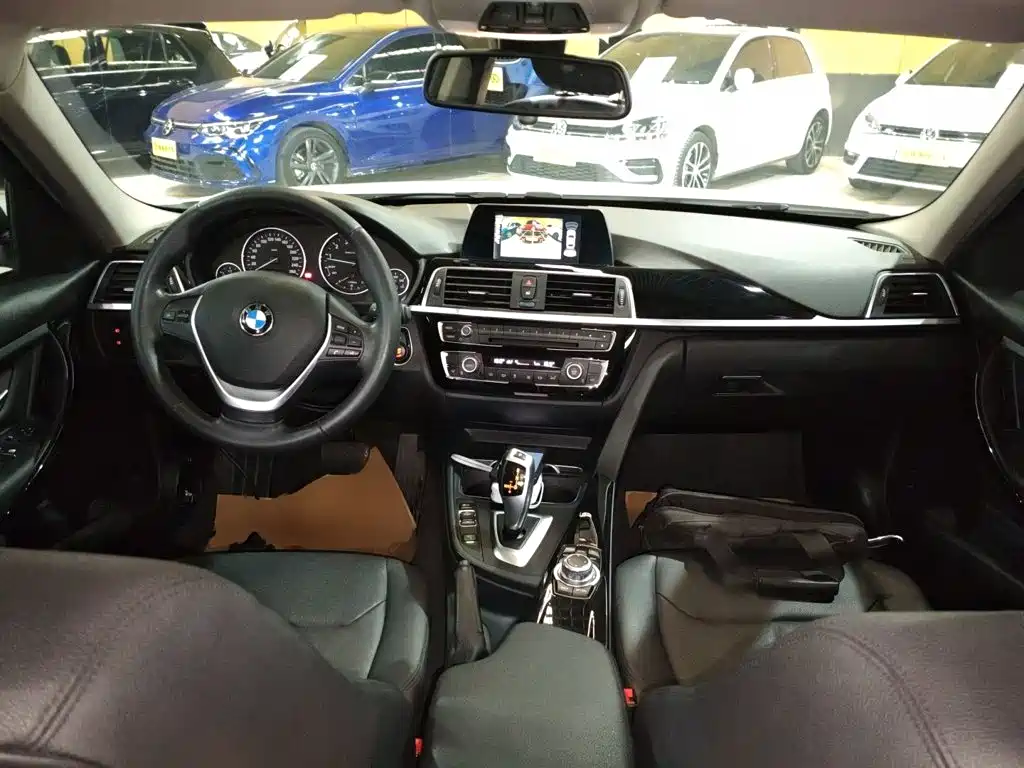 BMW 3 Series 2016 — фото 12