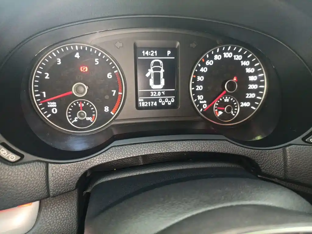 Volkswagen Sharan 2017 — фото 13