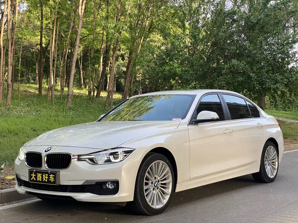 BMW 3 Series 2018 — фото 1