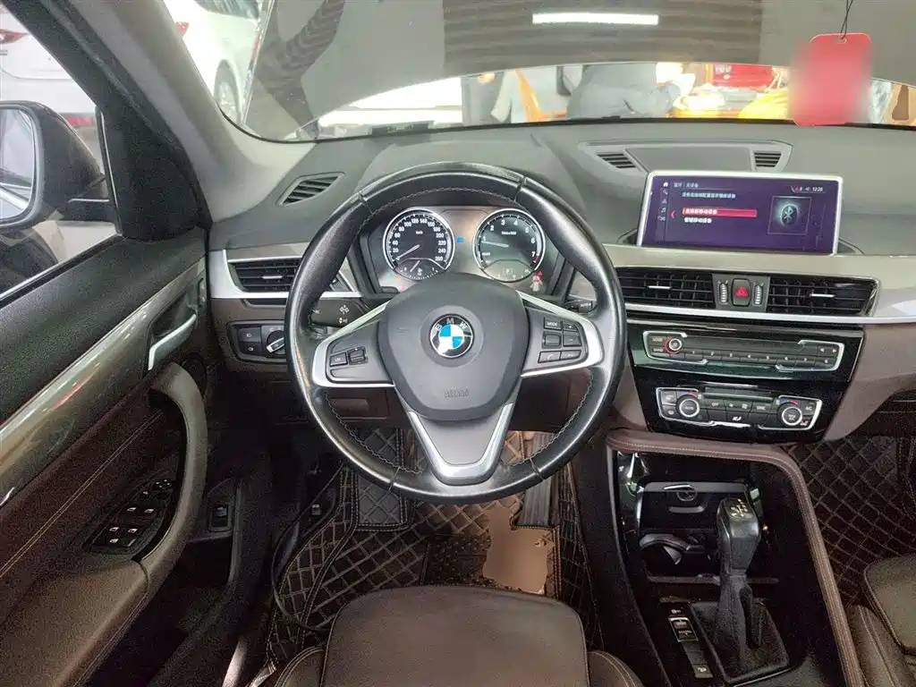 BMW X1 2018 — фото 11