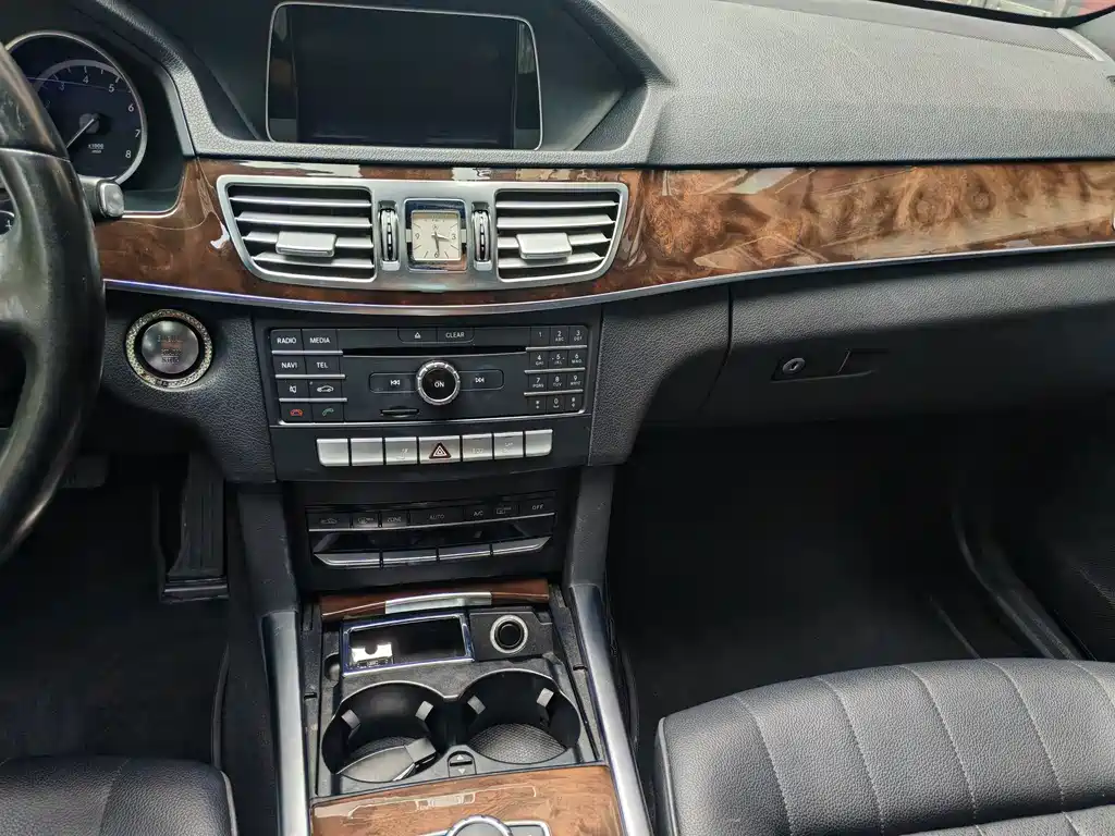 Mercedes-Benz E-Class 2016 — фото 13