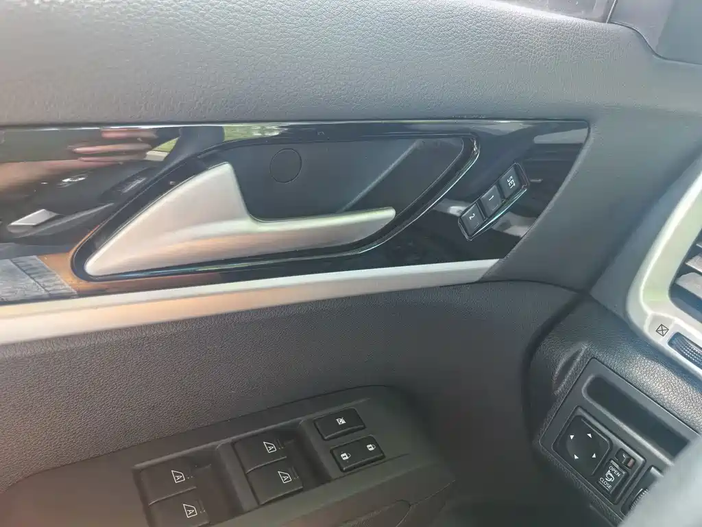 Dongfeng Fengshen AX7 2015 — фото 14