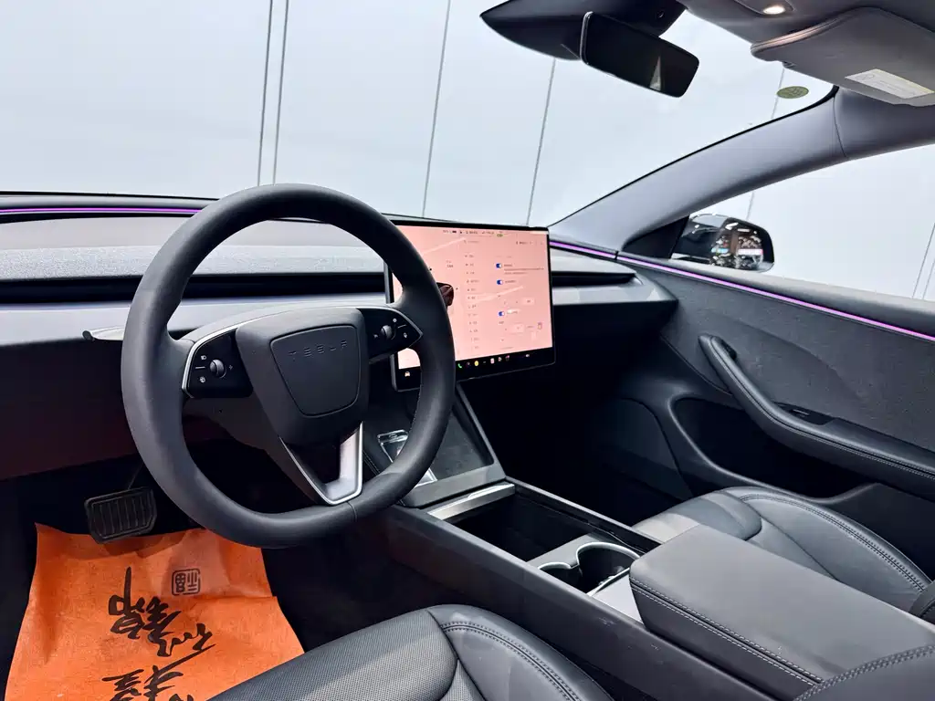 Tesla Model 3 2025 — фото 20