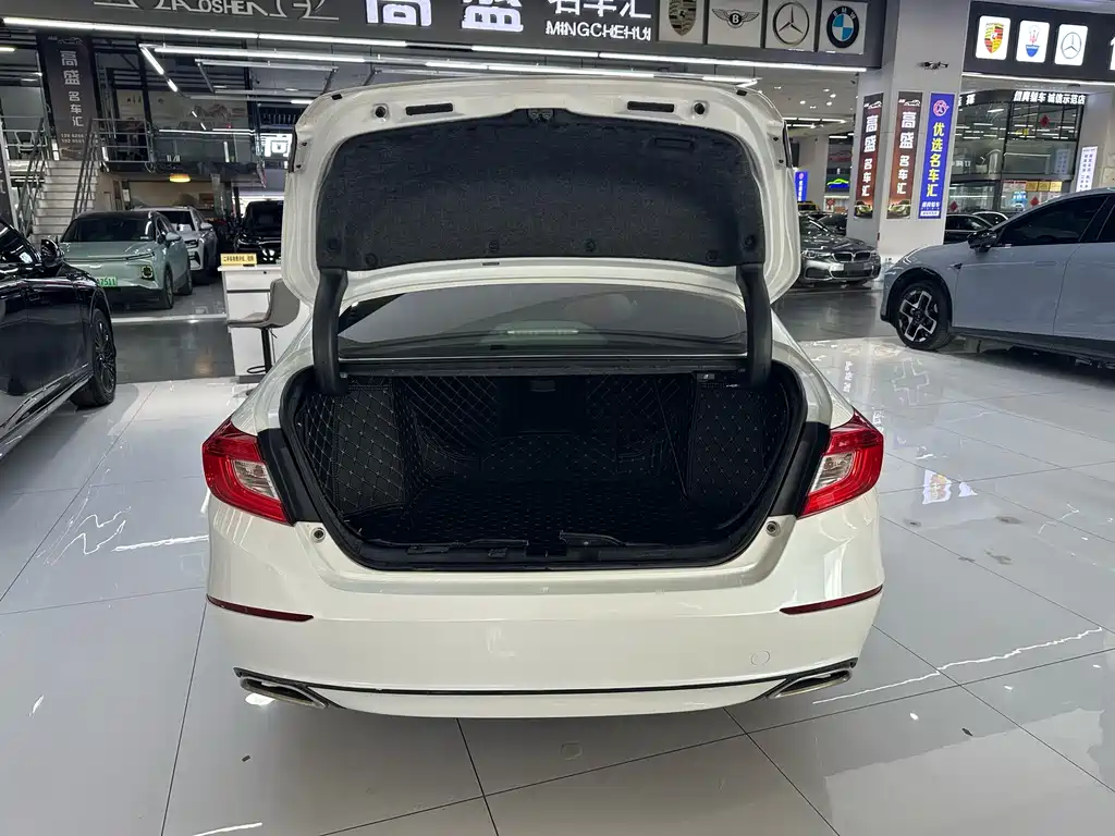 Honda Accord 2019 — фото 16