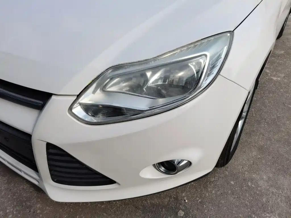 Ford Focus 2015 — фото 24