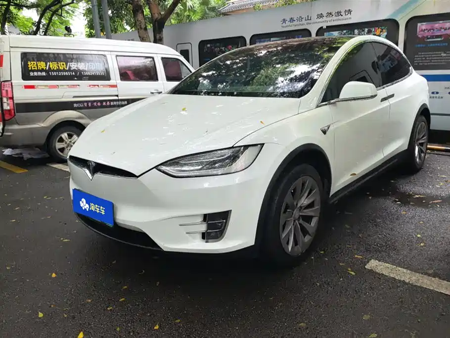Tesla Model X 2017 — фото 1