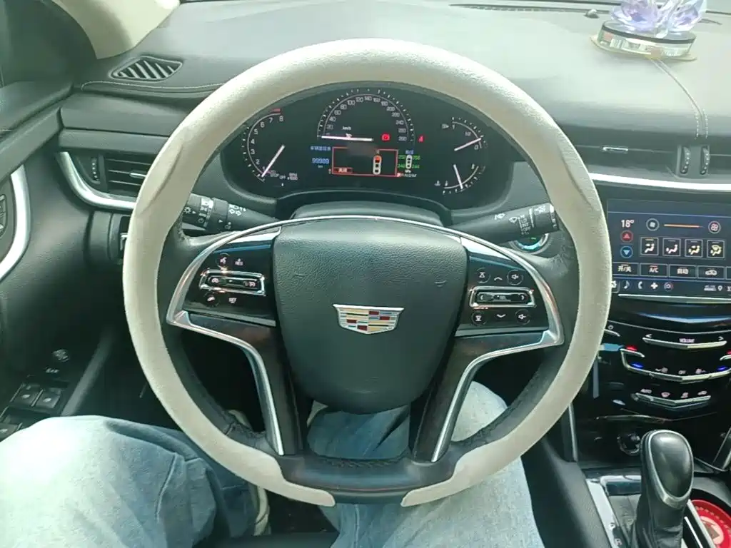 Cadillac XTS 2019 — фото 11