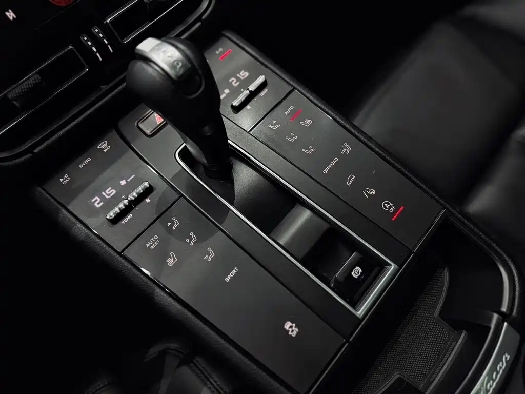 Porsche Macan 2022 — фото 10