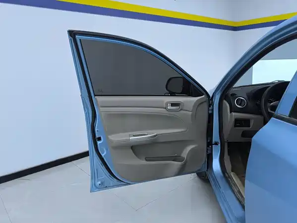Changan Yuexiang V3 2015