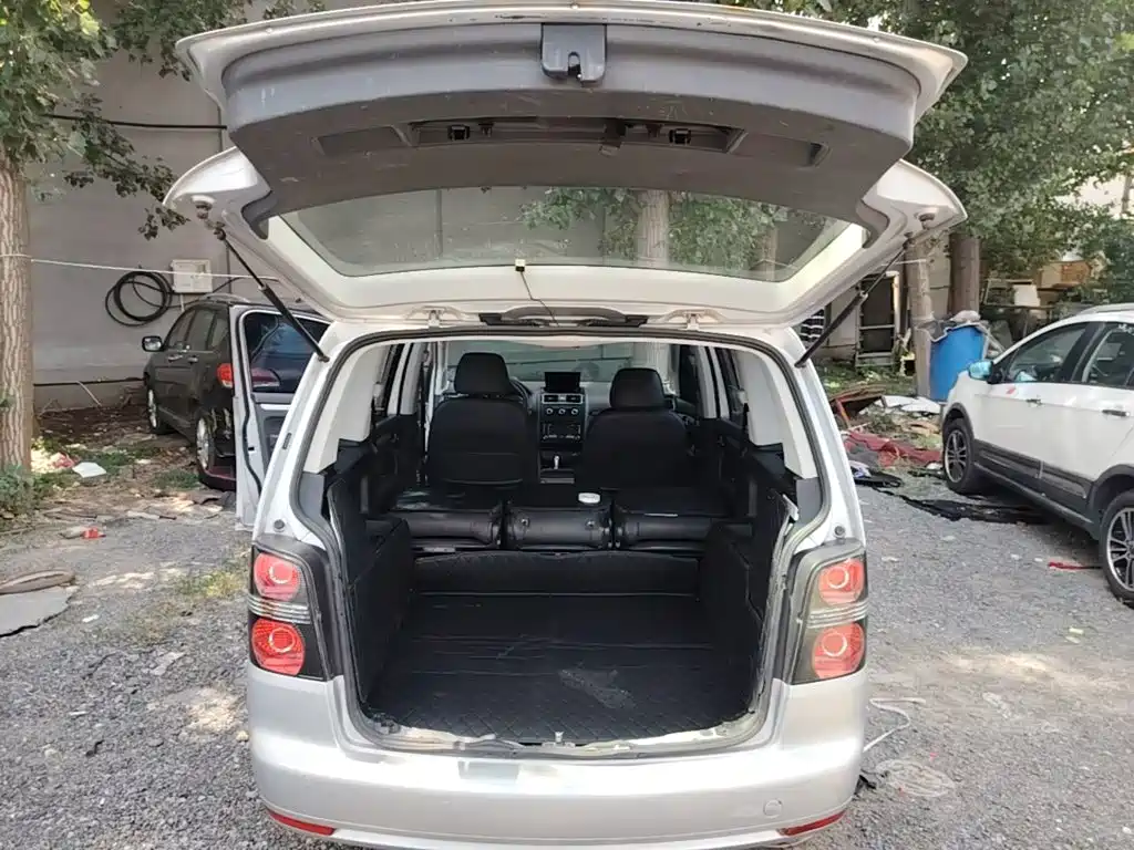 Volkswagen Touran 2015 — фото 19