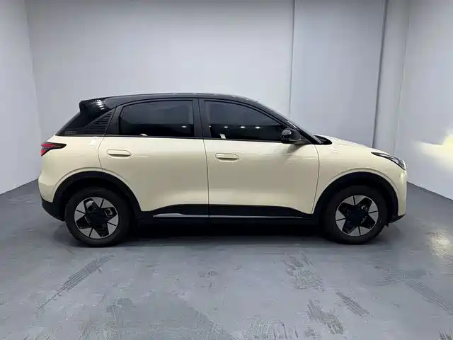 Geely Galaxy Starwish 2025 — фото 7