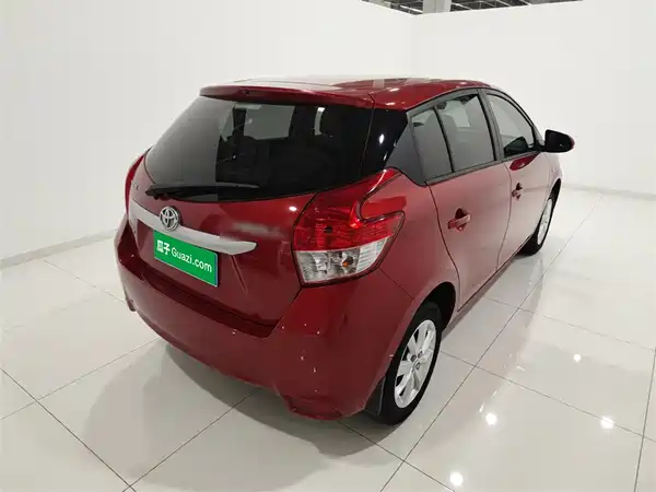 Toyota Yaris L 2014