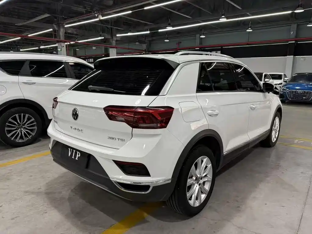 Volkswagen T-Roc 2023 — фото 9