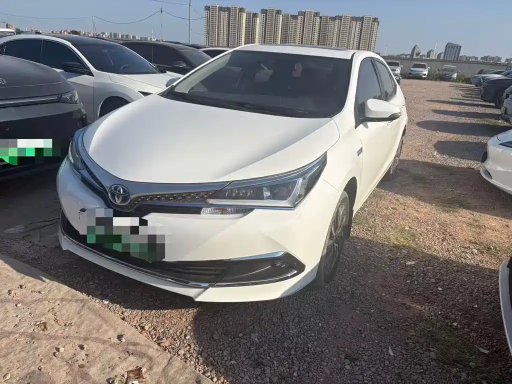 Toyota Corolla 2022 — фото 1