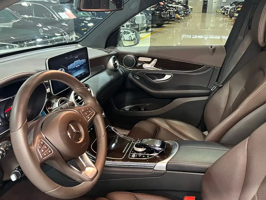 Mercedes-Benz GLC 2019 — фото 16