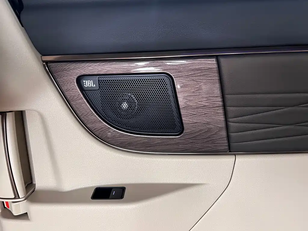 Toyota Vellfire 2024 — фото 29