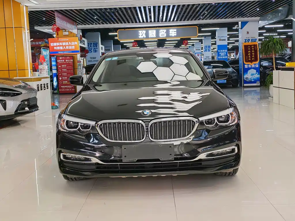 BMW 5 Series 2019 — фото 2