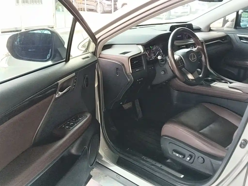Lexus RX 2021 — фото 16