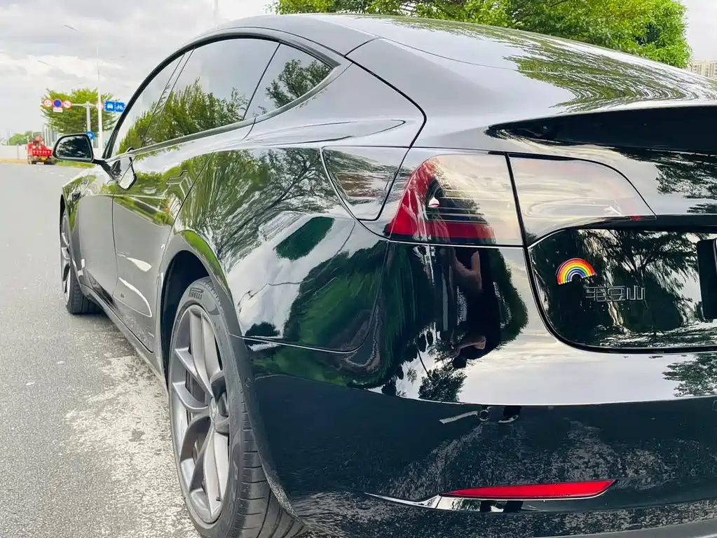 Tesla Model 3 2021 — фото 12