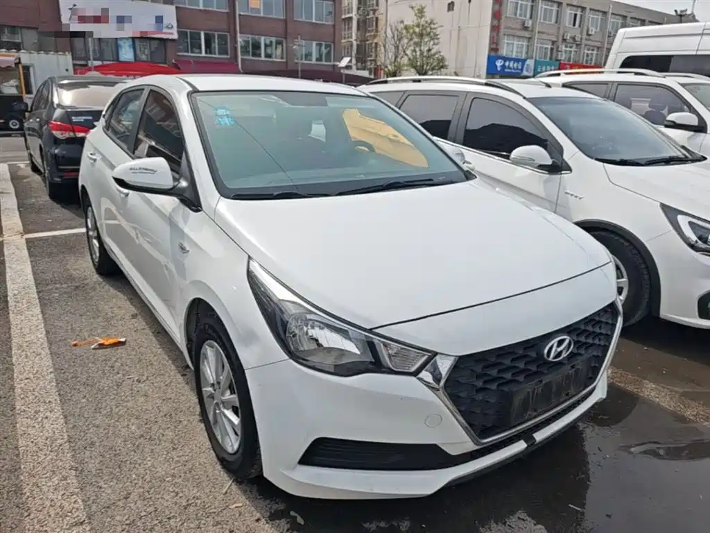 Hyundai Verna RV 2018 — фото 22
