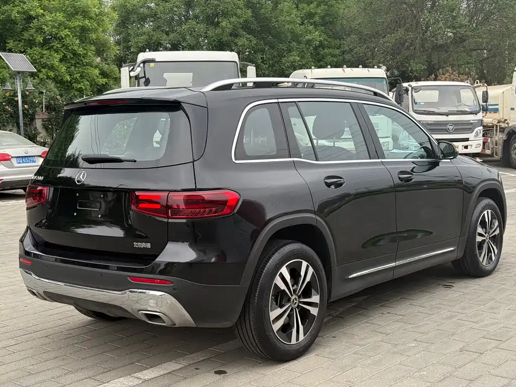 Mercedes-Benz GLB 2024