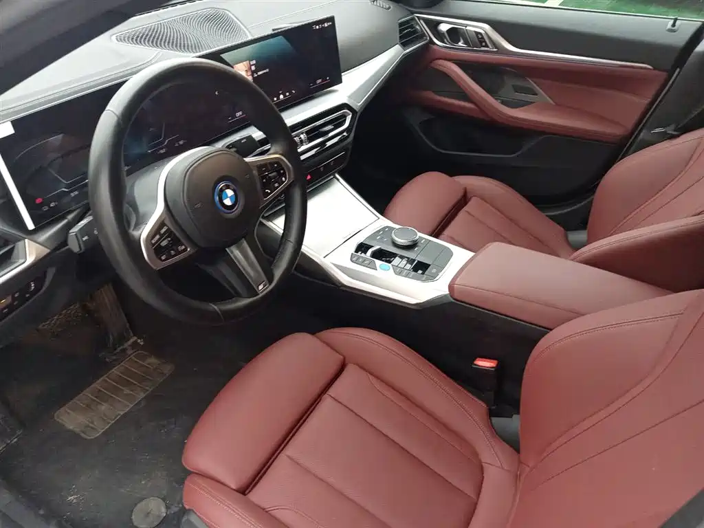 BMW i4 2025 — фото 8