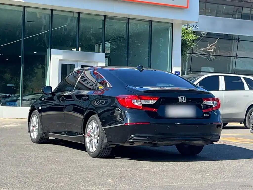 Honda Accord 2019 — фото 10