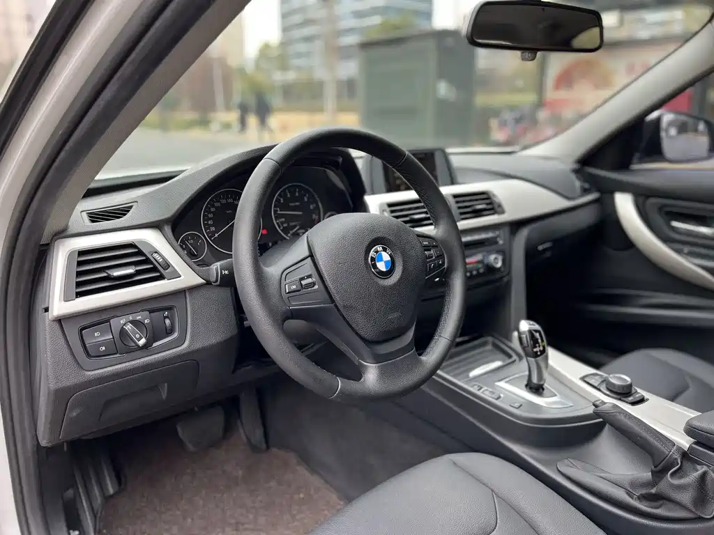 BMW 3 Series 2015 — фото 8