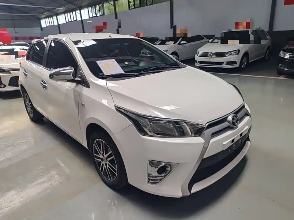 Toyota Yaris L 2015 — фото 4