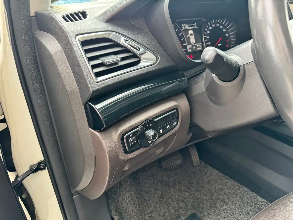 GAC Motor Trumpchi GS4 2017 — фото 12