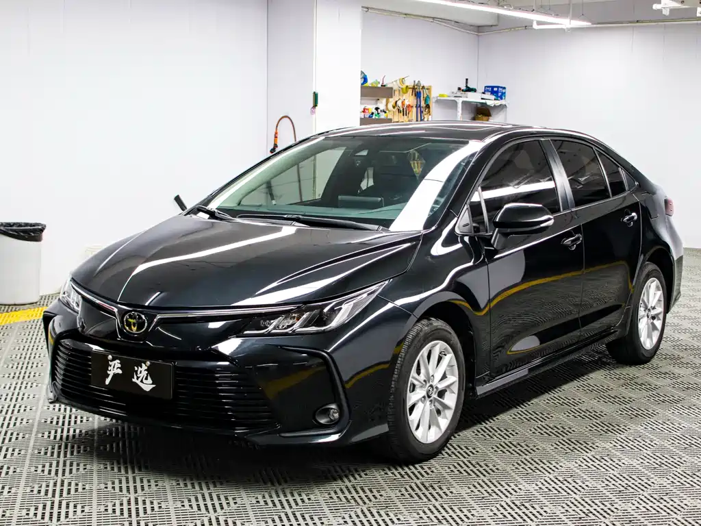 Toyota Corolla 2022 — фото 1