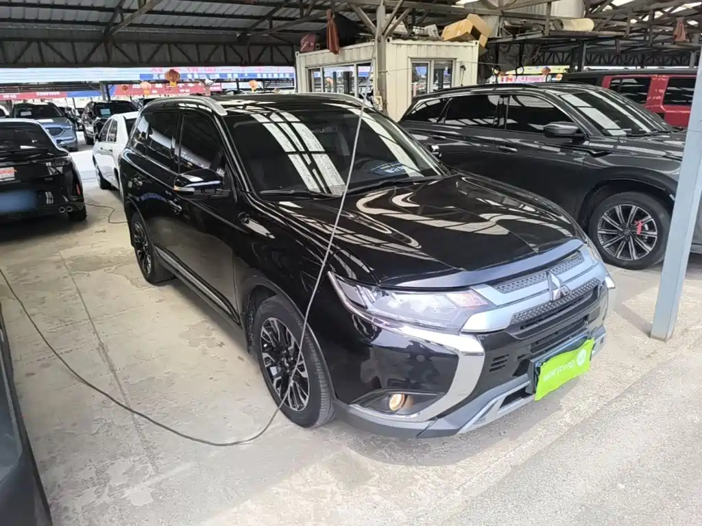 Mitsubishi Outlander 2021 — фото 22