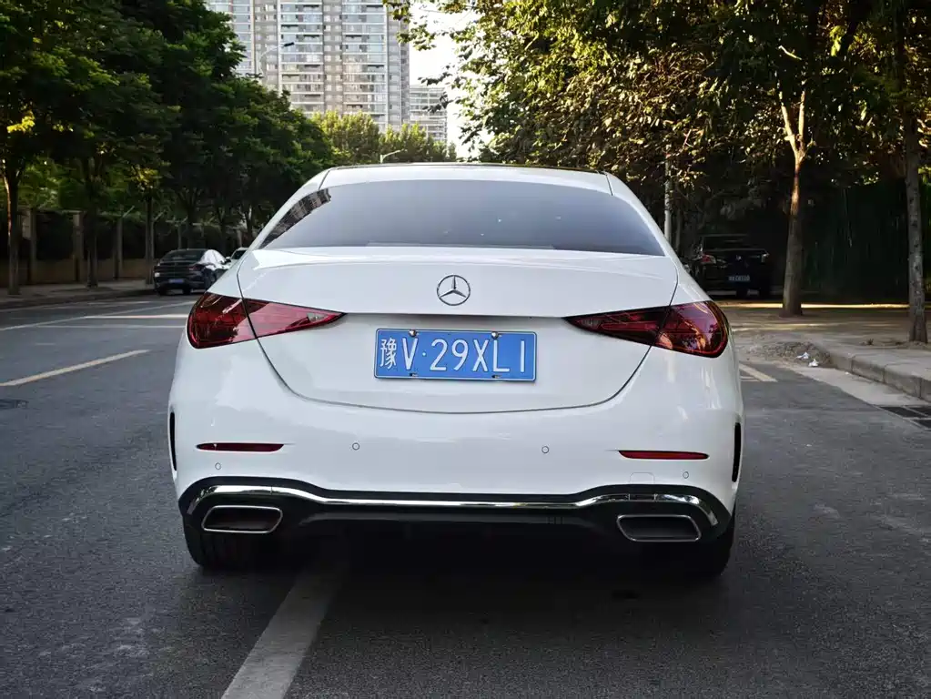 Mercedes-Benz C-Class 2025 — фото 9