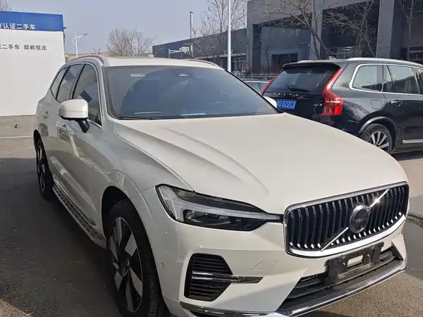 Volvo XC60 Plug-In Hybrid 2024