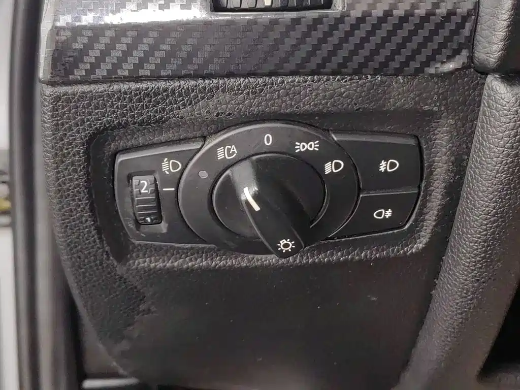 BMW 1 Series 2011 — фото 21
