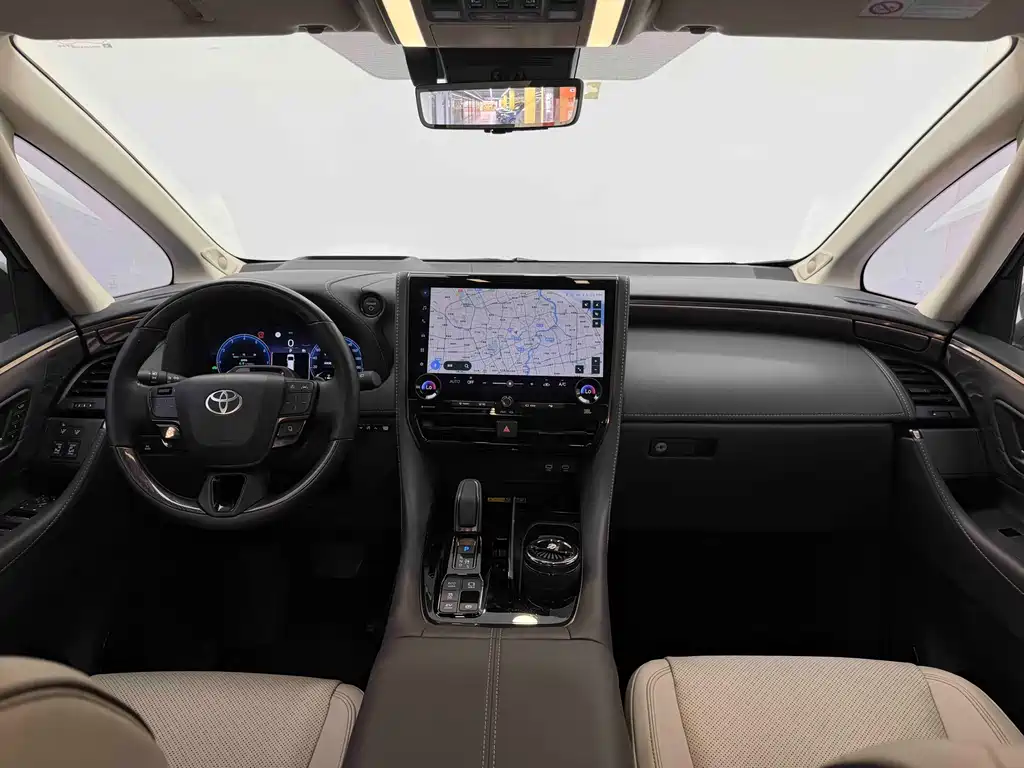 Toyota Alphard 2024 — фото 15