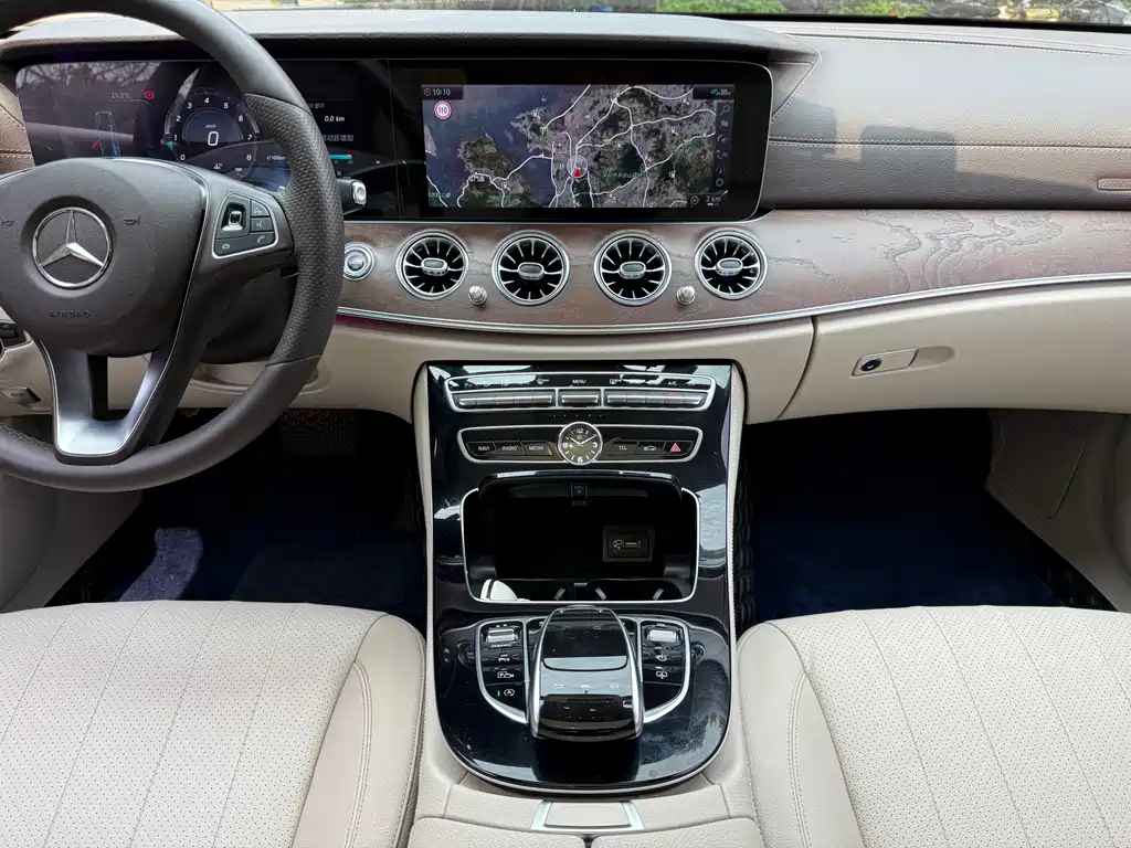 Mercedes-Benz E-Class 2018 — фото 10