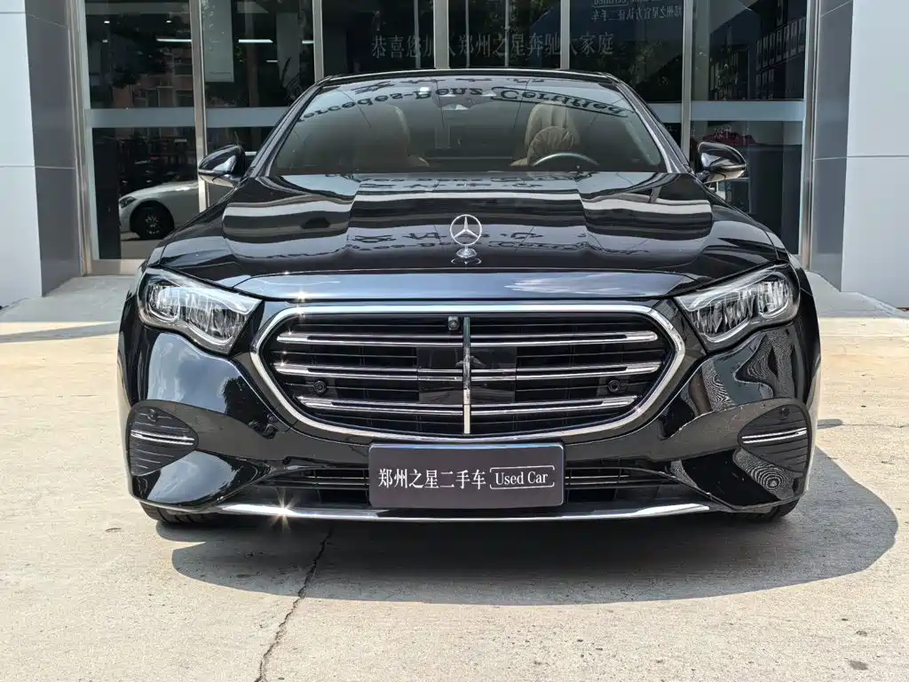 Mercedes-Benz E-Class 2024