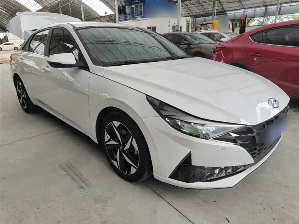 Hyundai Elantra 2023 — фото 4