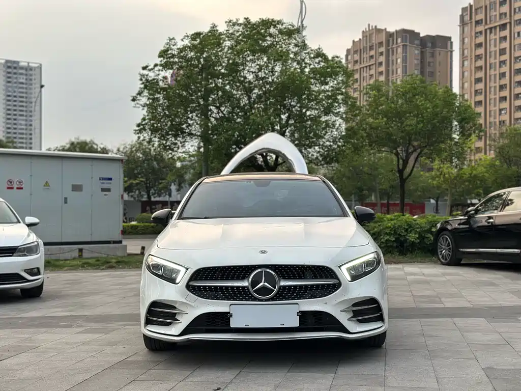 Mercedes-Benz A-Class 2022 — фото 2