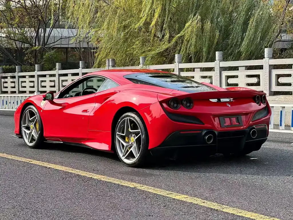 Ferrari F8 2021 — фото 8